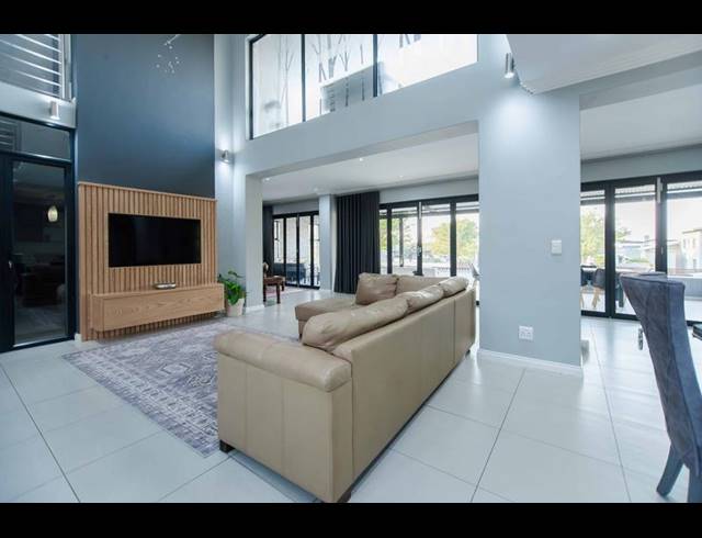 3 BEDROOM HOUSE FOR SALE IN COPPERLEAF ESTATE